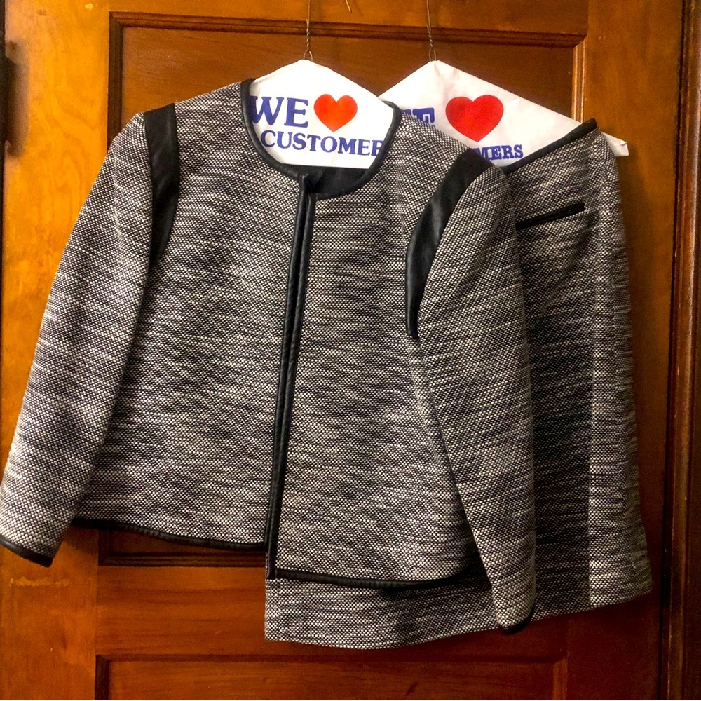Gorgeous Calvin Klein suit. Just dry cleaned!! Size 8